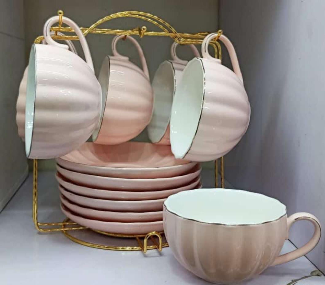 Cup and saucer set and stand