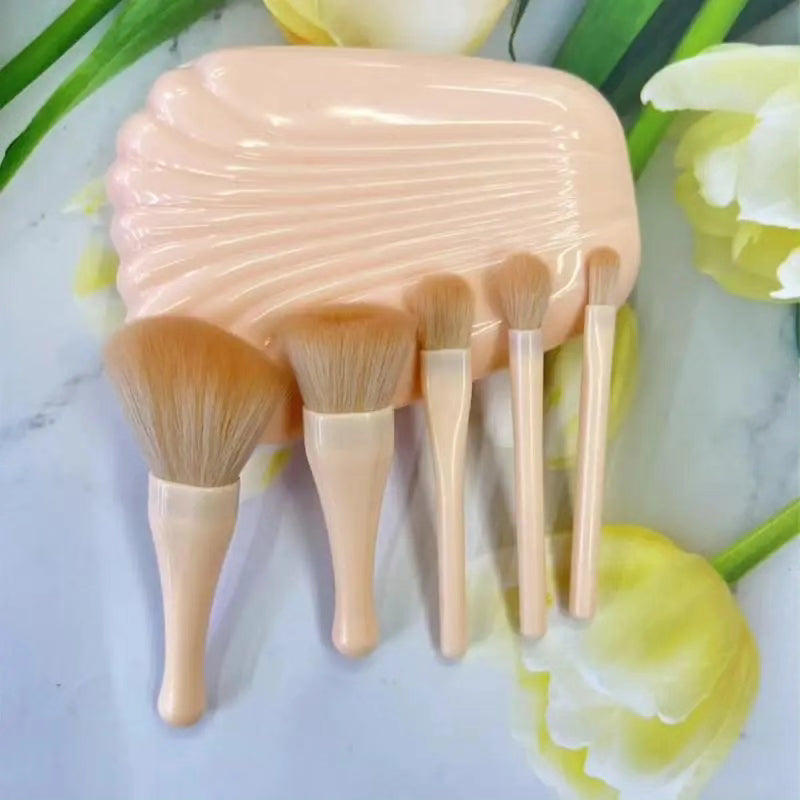 Makeup brushes set with makeup mirror