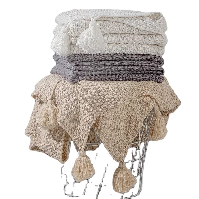 Tassel textured throw blanket