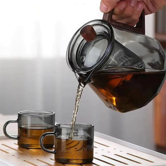 Heat resistant tea pot with infuser