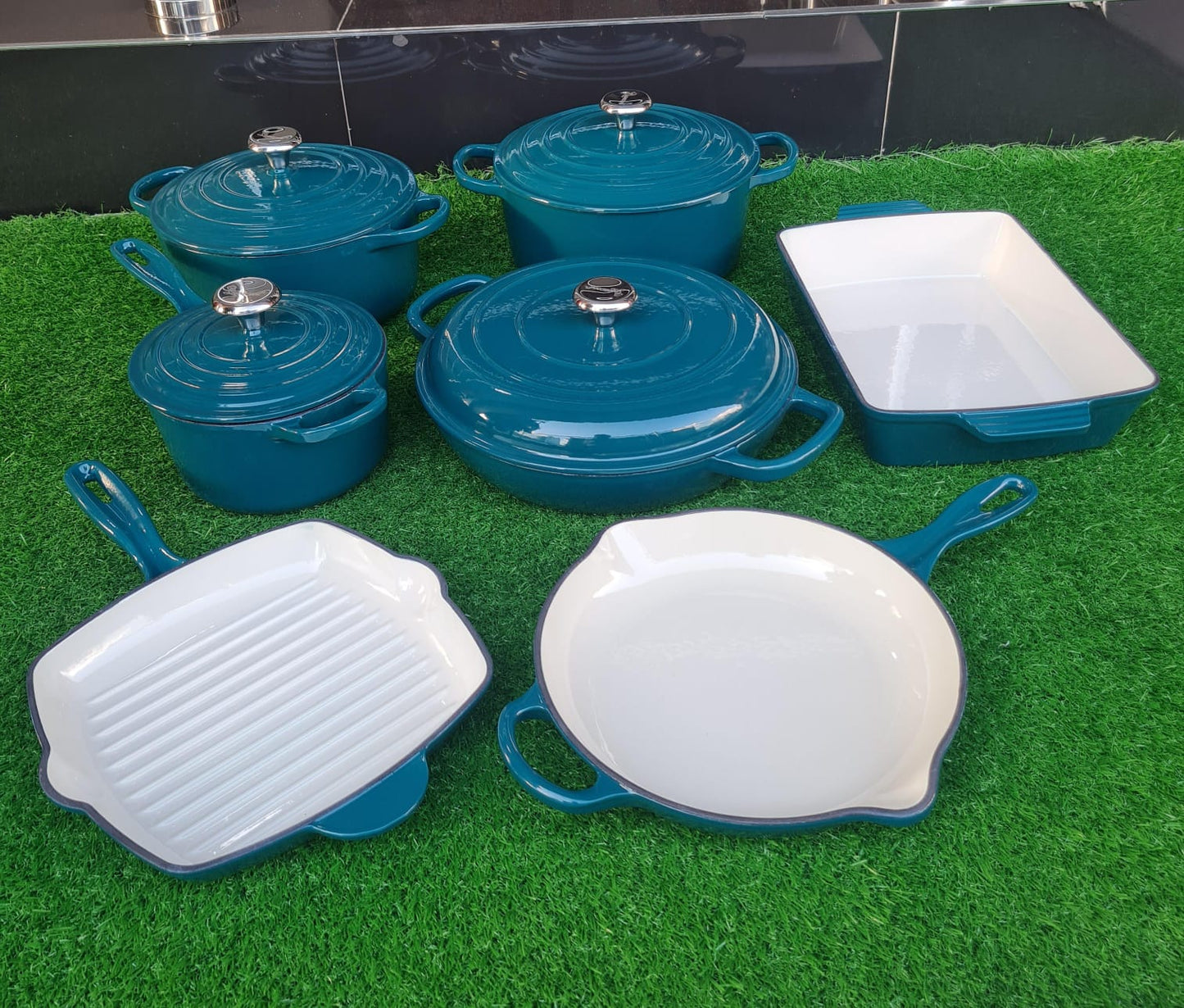 Enamel cast iron pots