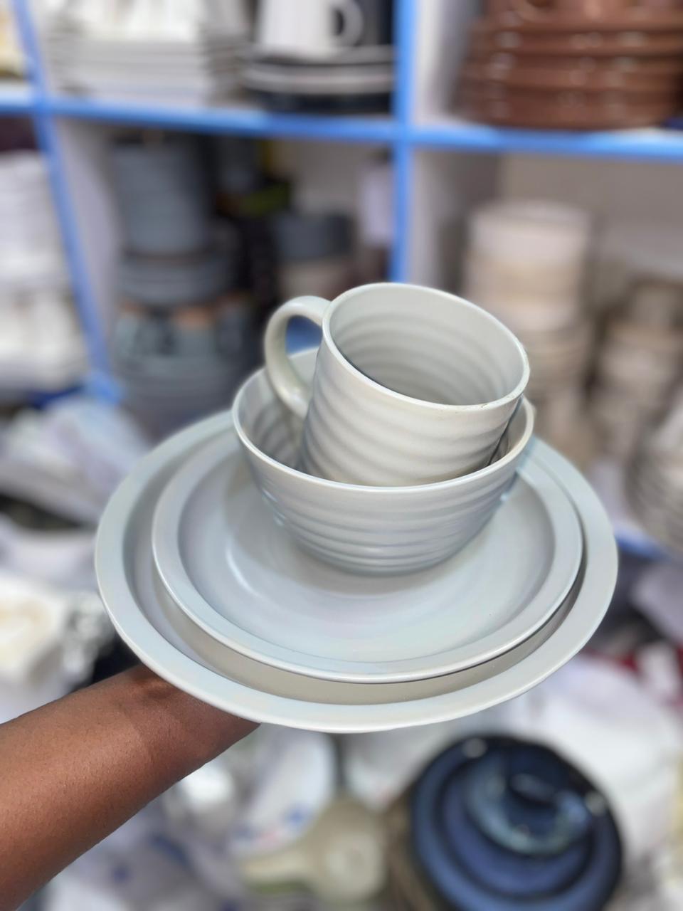 24 PC Ceramic Dinner Set