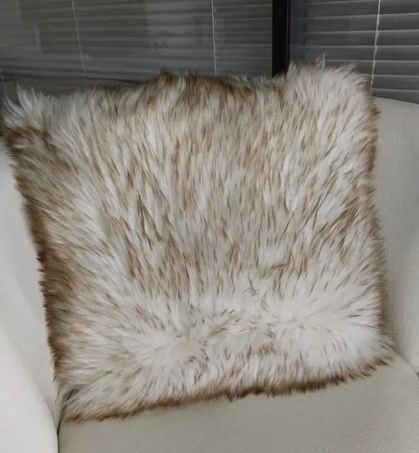 Faux fur throw cases