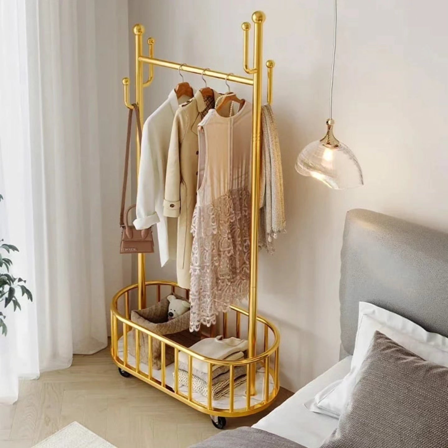 Movable Cloth Rack with Wheels