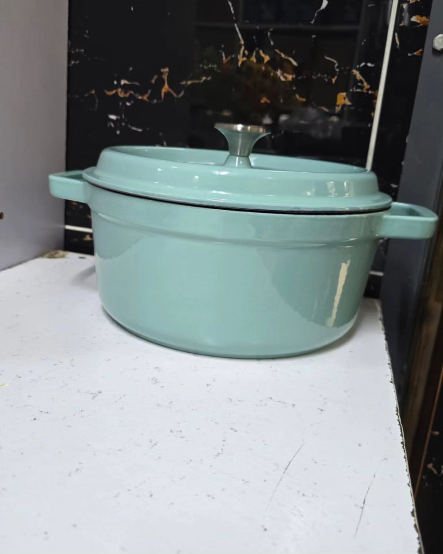 Enamel cast iron pot