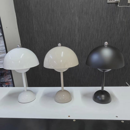 Rechargeable table lamp