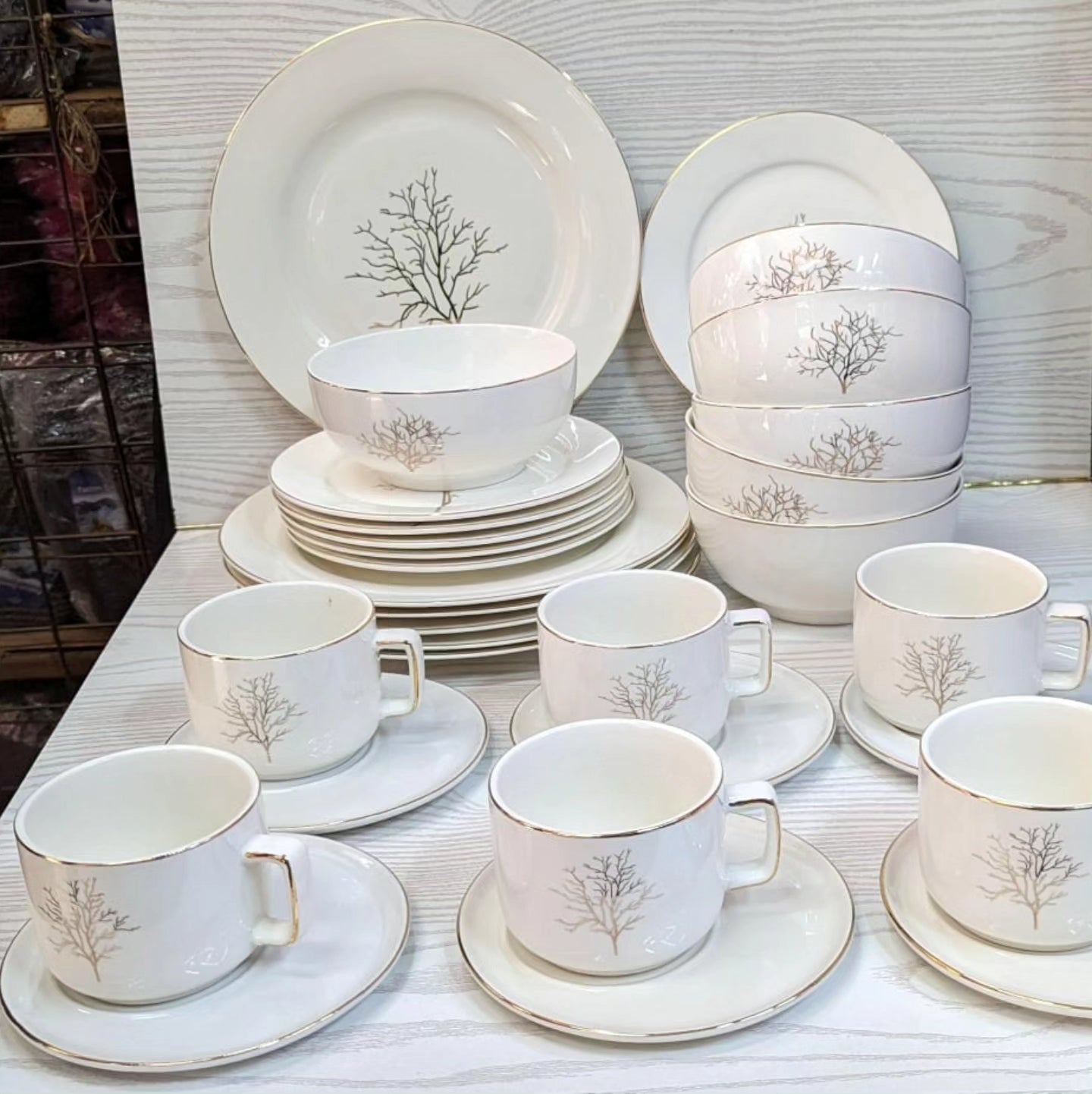 30pcs ceramic dinner set with gold rim