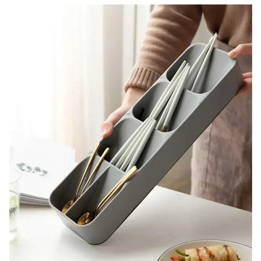 Compact Cutlery Holder