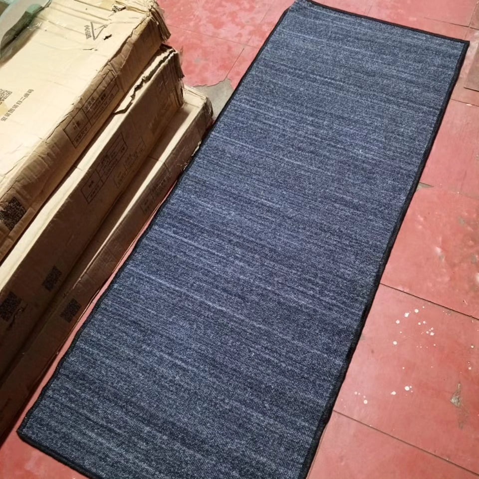 Long corridor mat, runway mat