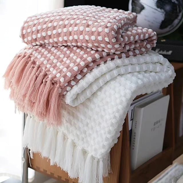 Knitted throw blanket