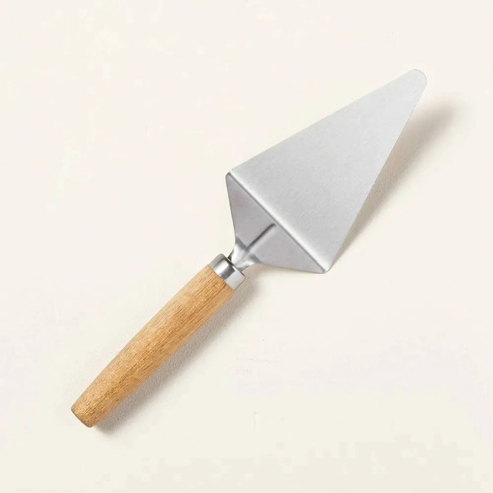 Triangle cake scoop