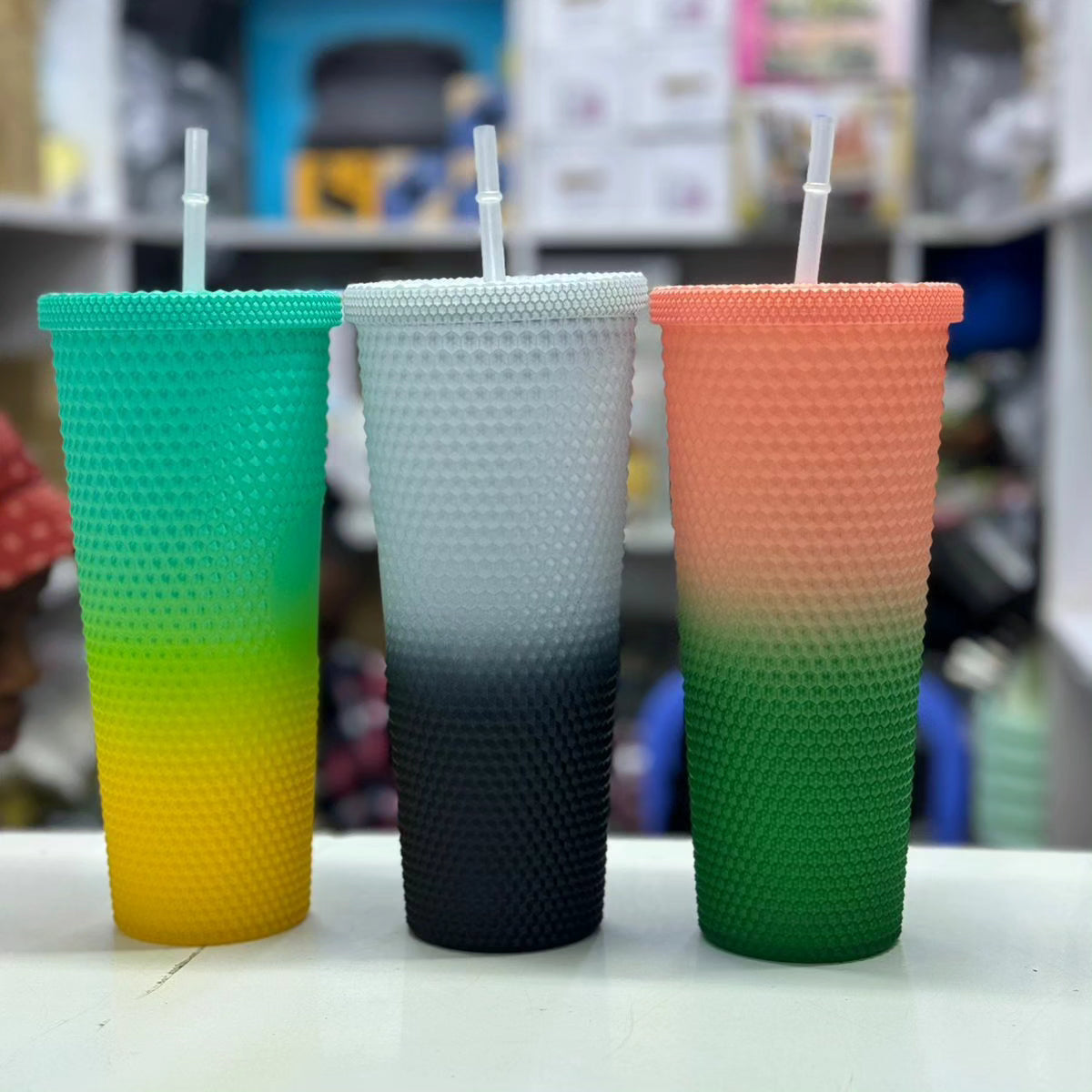 800ml Studded Tumbler with Lid and Straw