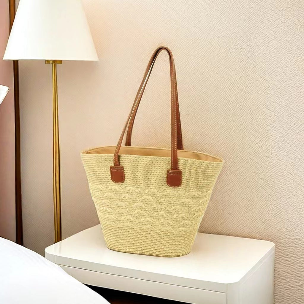 Straw woven bag