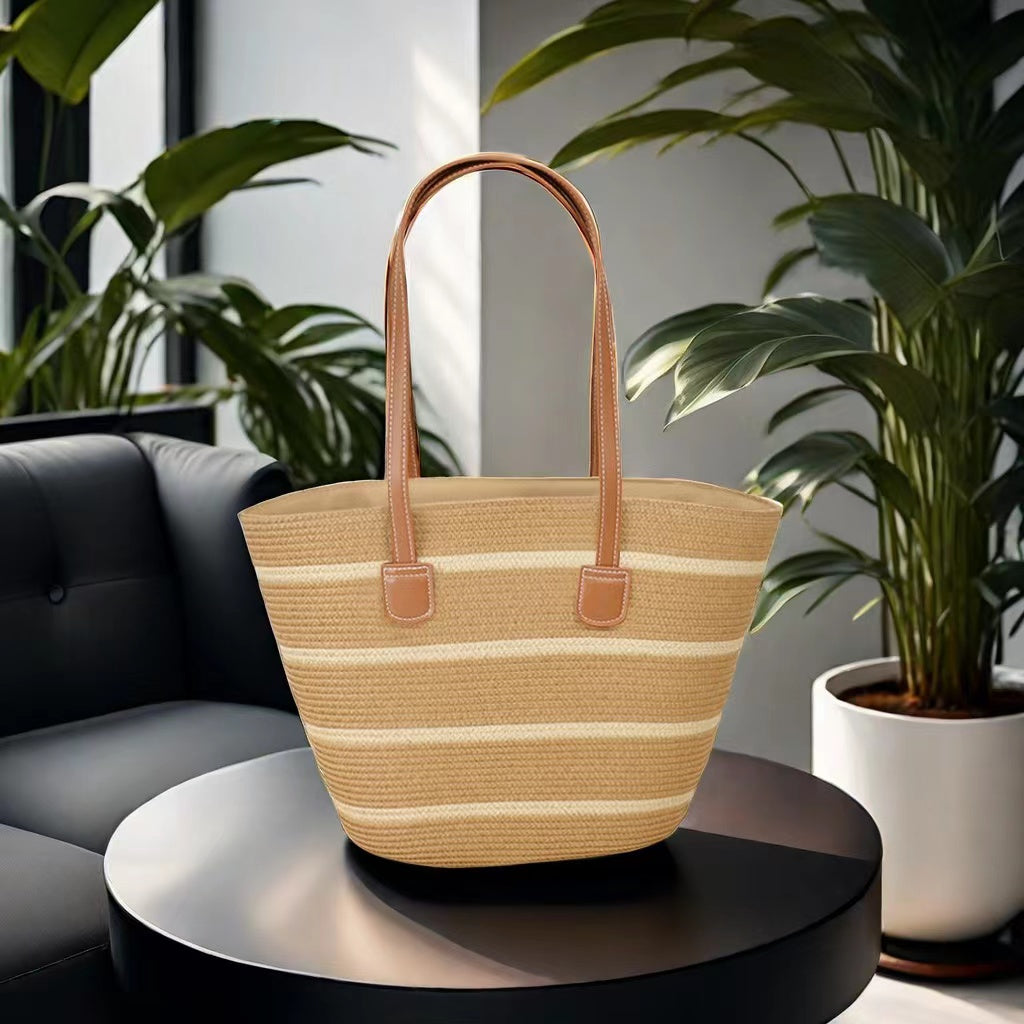 Straw woven bag