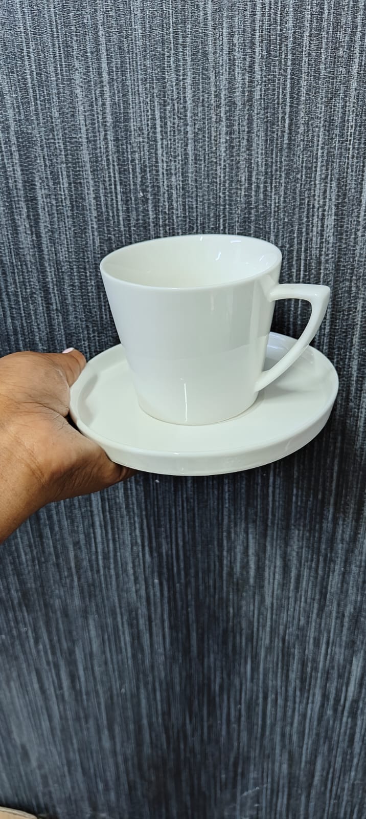 *16 pcs 8 cup and  8 saucer set*-