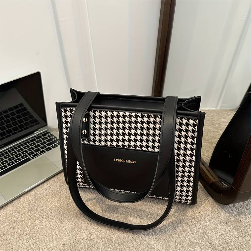 *Classic Pattern Square Shoulder Bag