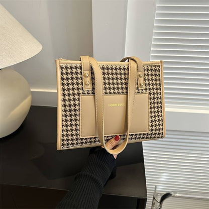 *Classic Pattern Square Shoulder Bag