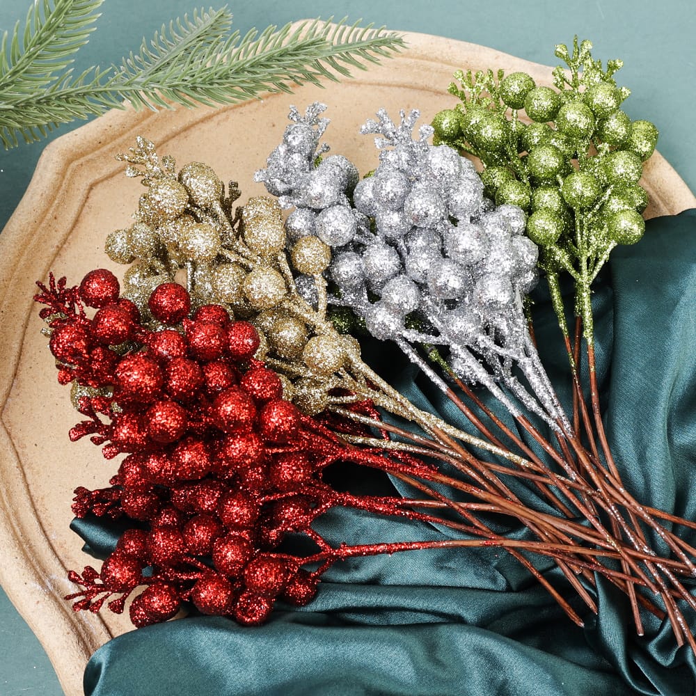 Christmas 3 heads berries bouquet