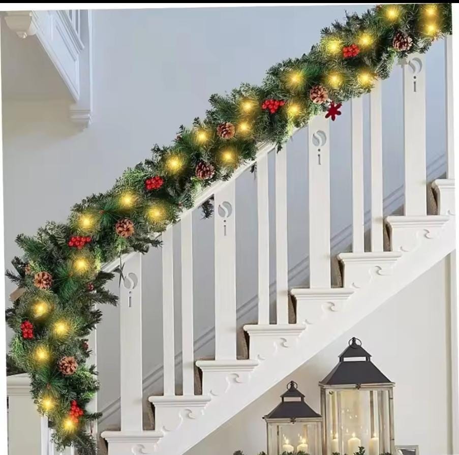 2.7M long Christmas garlands with lights Green with red berries