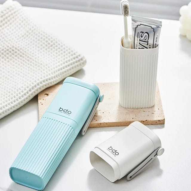 Portable travel toothbrush/toothpaste holder