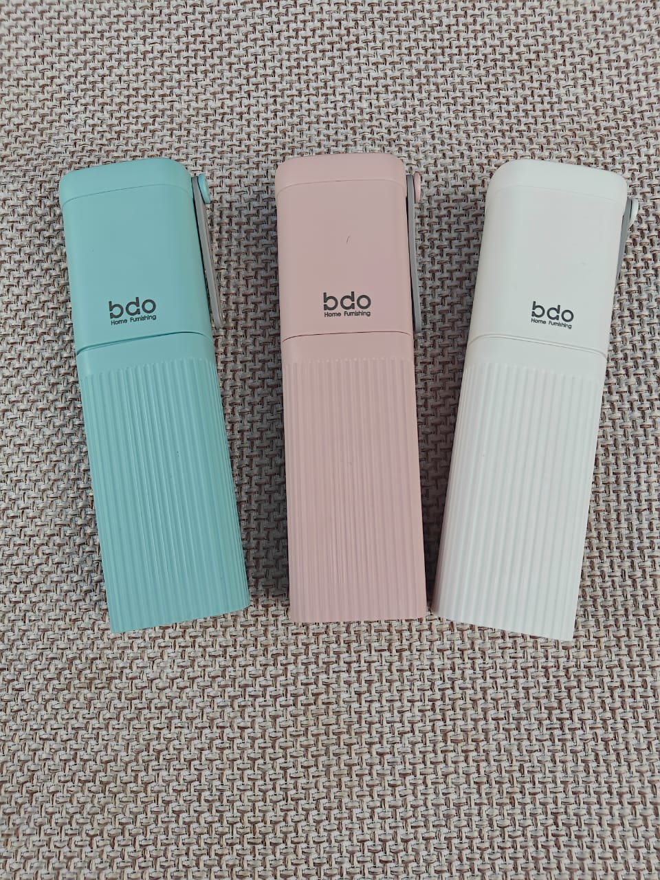 Portable travel toothbrush/toothpaste holder