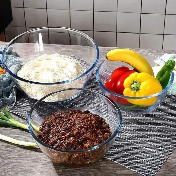 Glass salad bowls