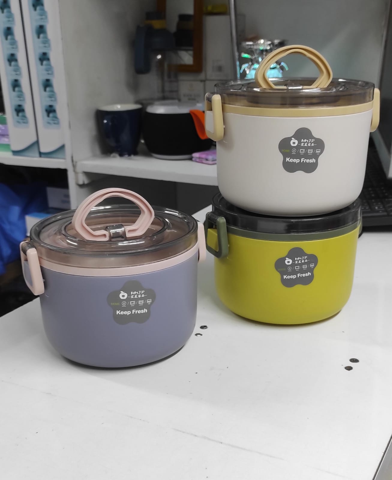 Insulated lunch box