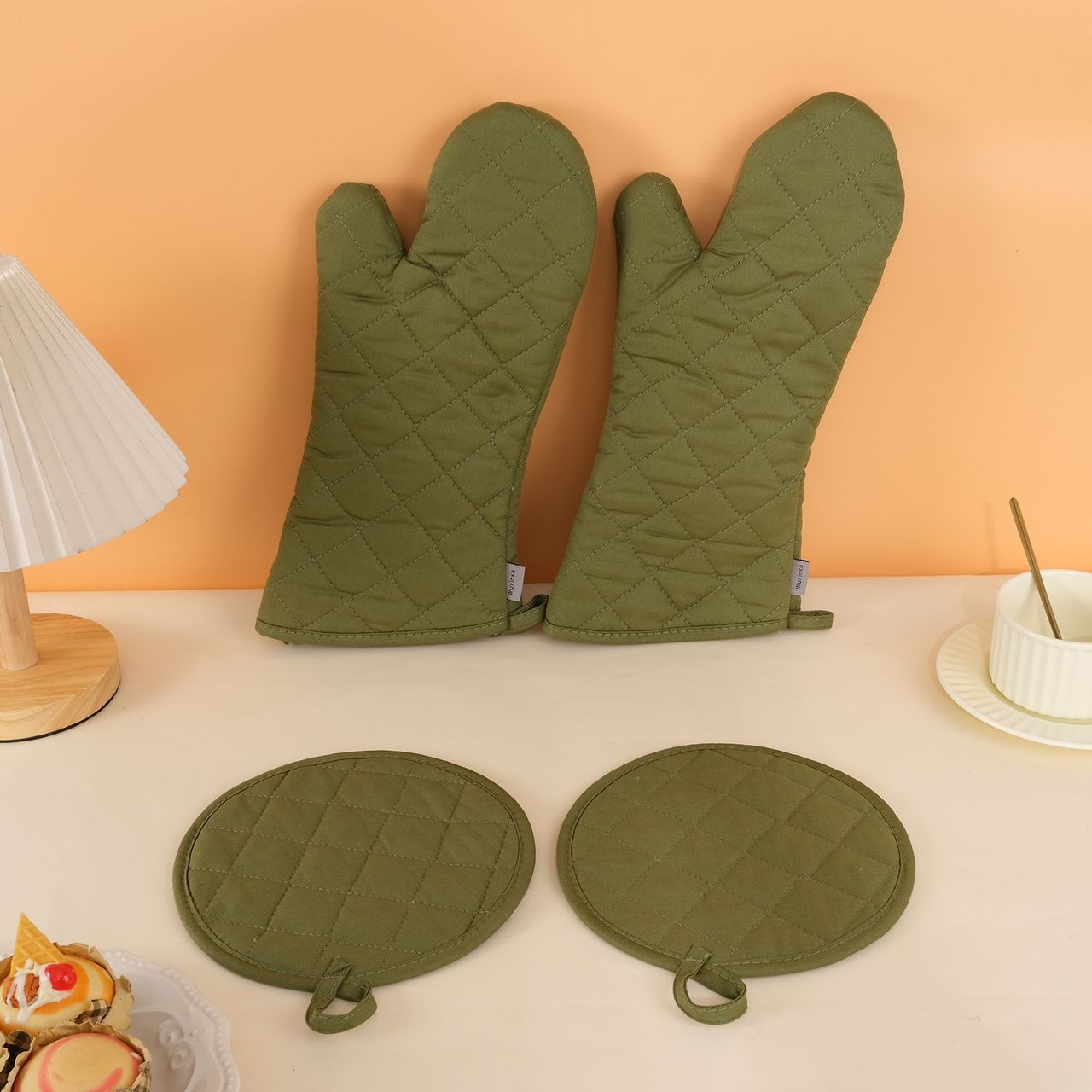 Oven Gloves and mitten pot holder