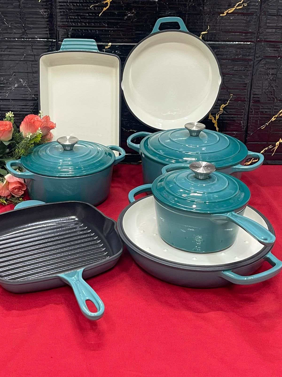 Enamel cast iron cookware set