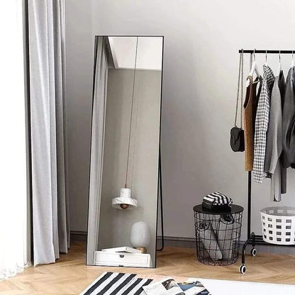 Standing dressing mirror