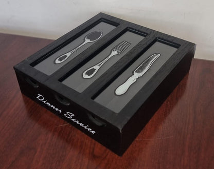 Dinner service cutlery organizer