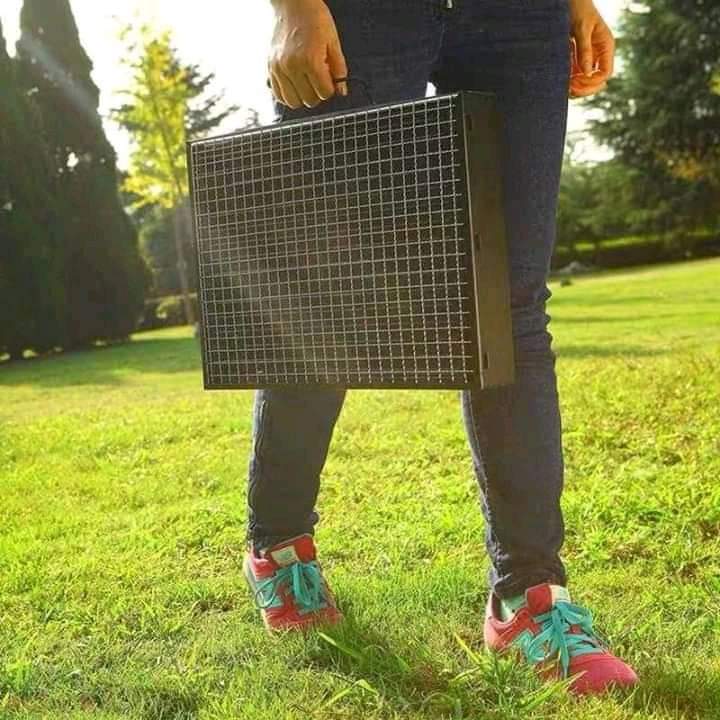 Portable barbecue charcoal grill