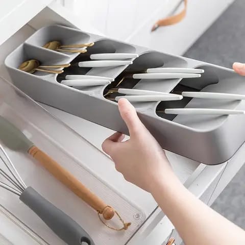 Cutlery organizer