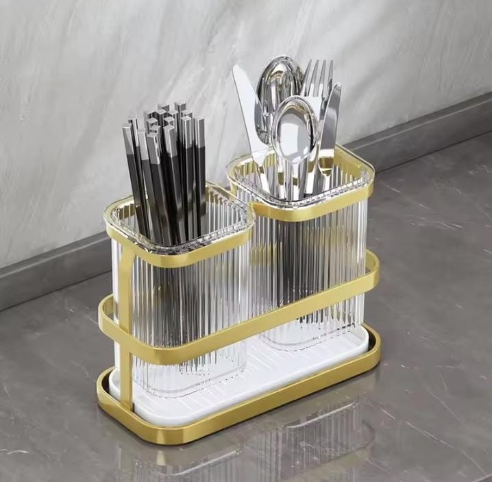 Wall mounted cutlery organizer