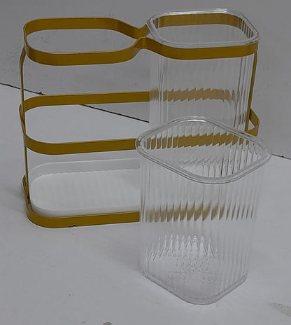 Wall mounted cutlery organizer