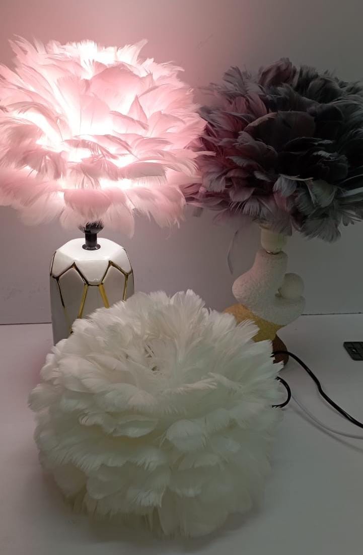 Crystal feather lamp table