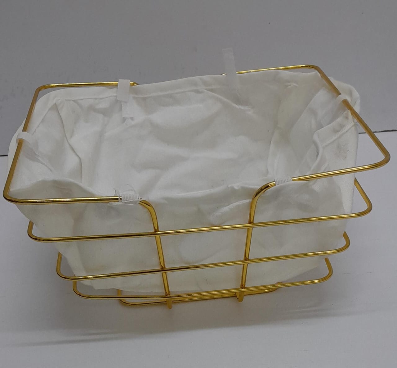 Bread basket with cloth