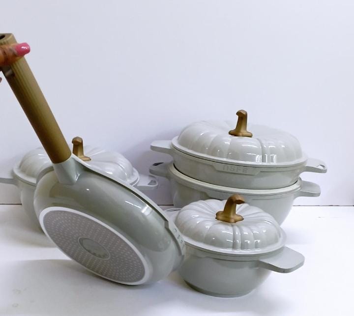 Pumpkin granite cookware