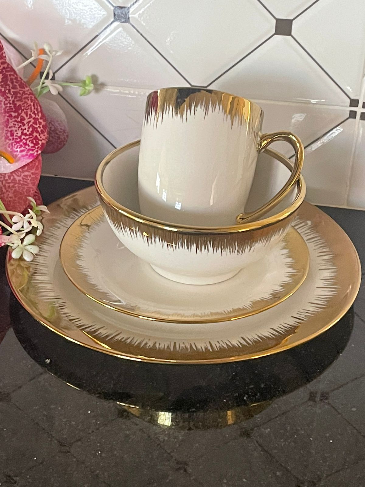 24pc  Gold dinner set