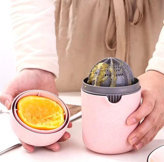 Manual citrus juicer