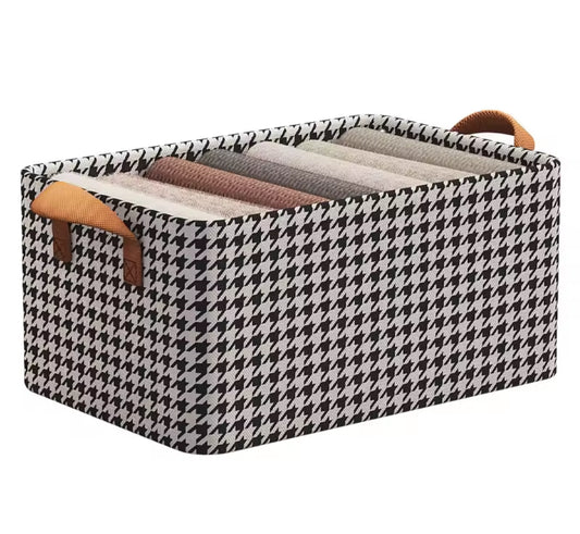 Closet organizer with draw string