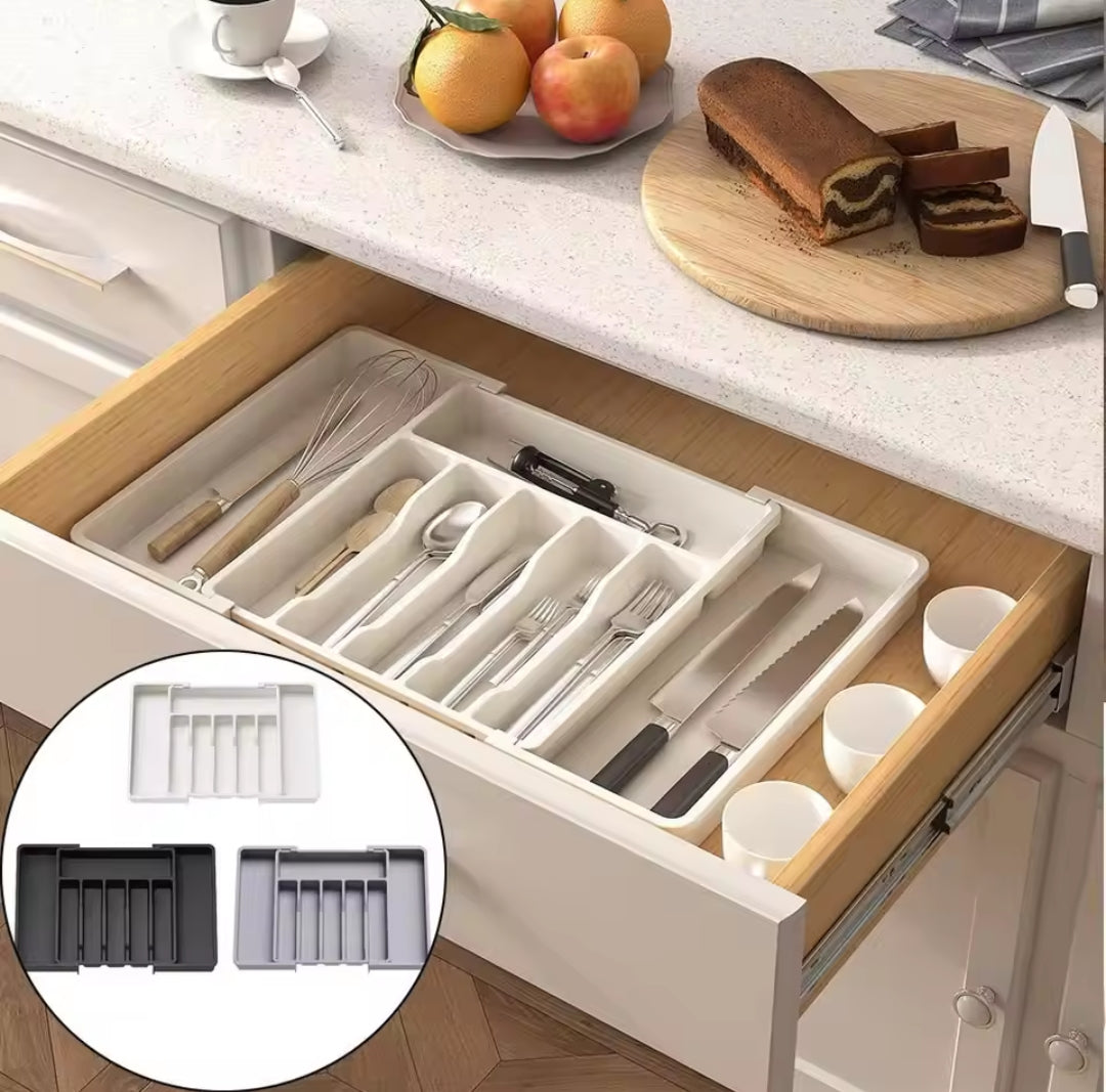 Expandable cutlery drawer organizer