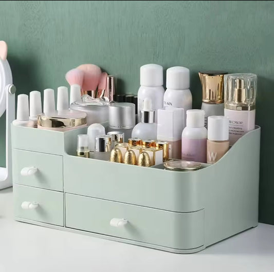 Make up organizer