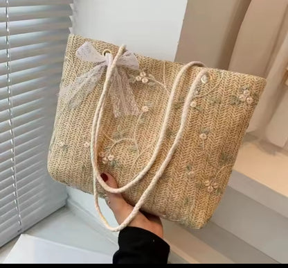 Straw tote bag