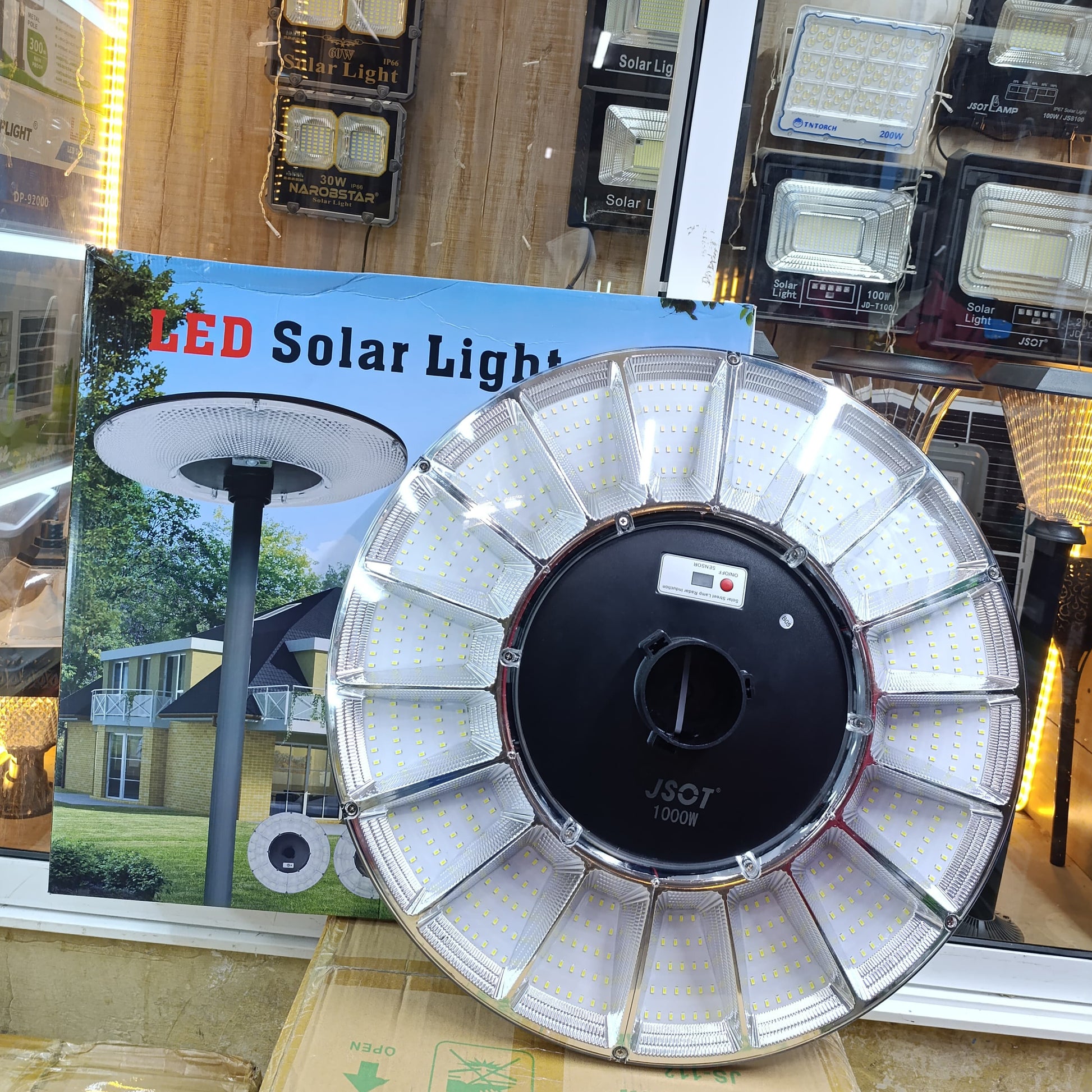 1000W UFO Style High-Powered LED Solar Street Light