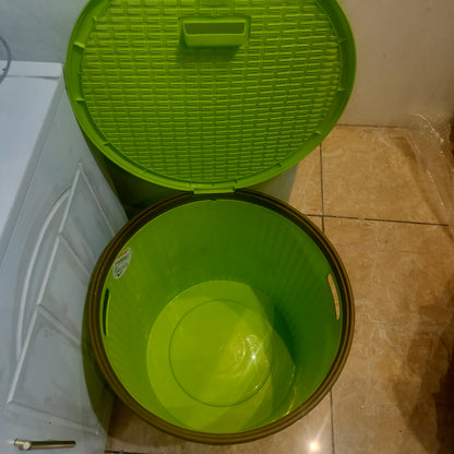 Laundry basket with lid gha