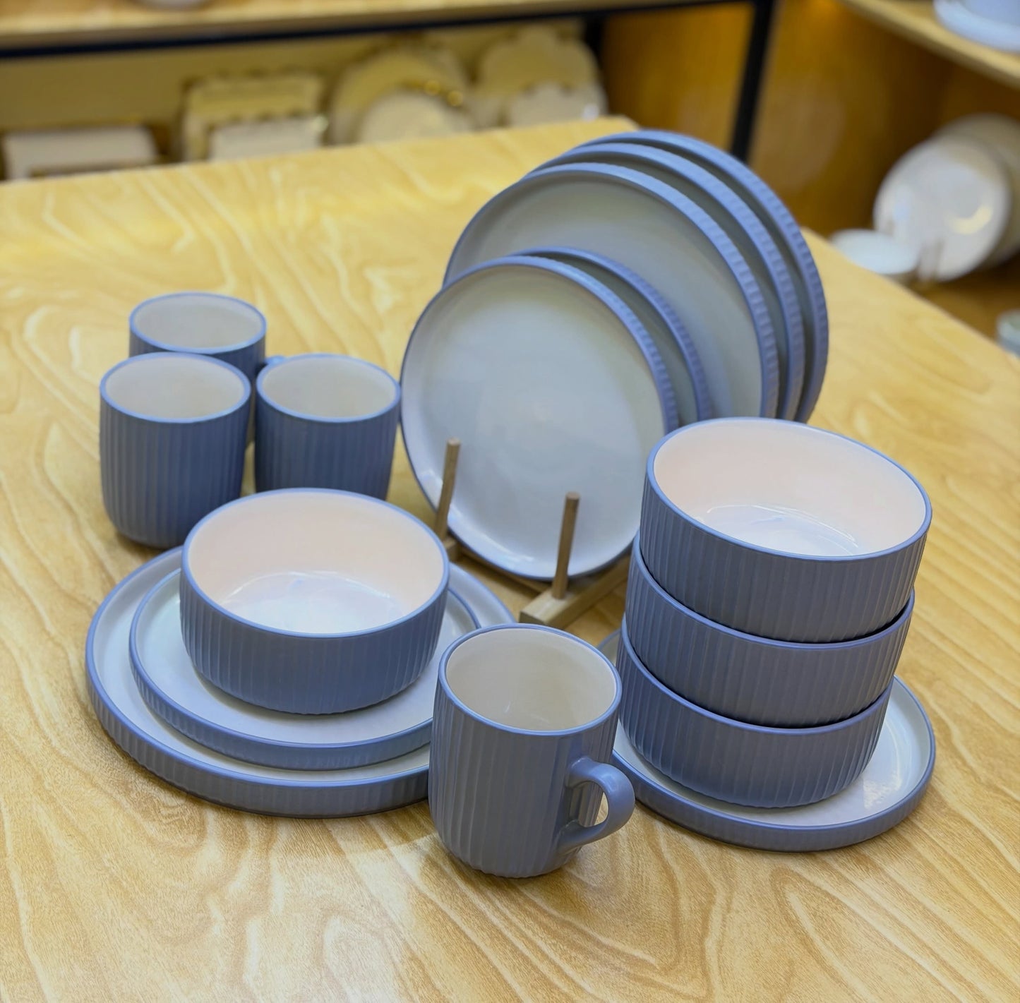24 Piece Ceramic Dinner Set