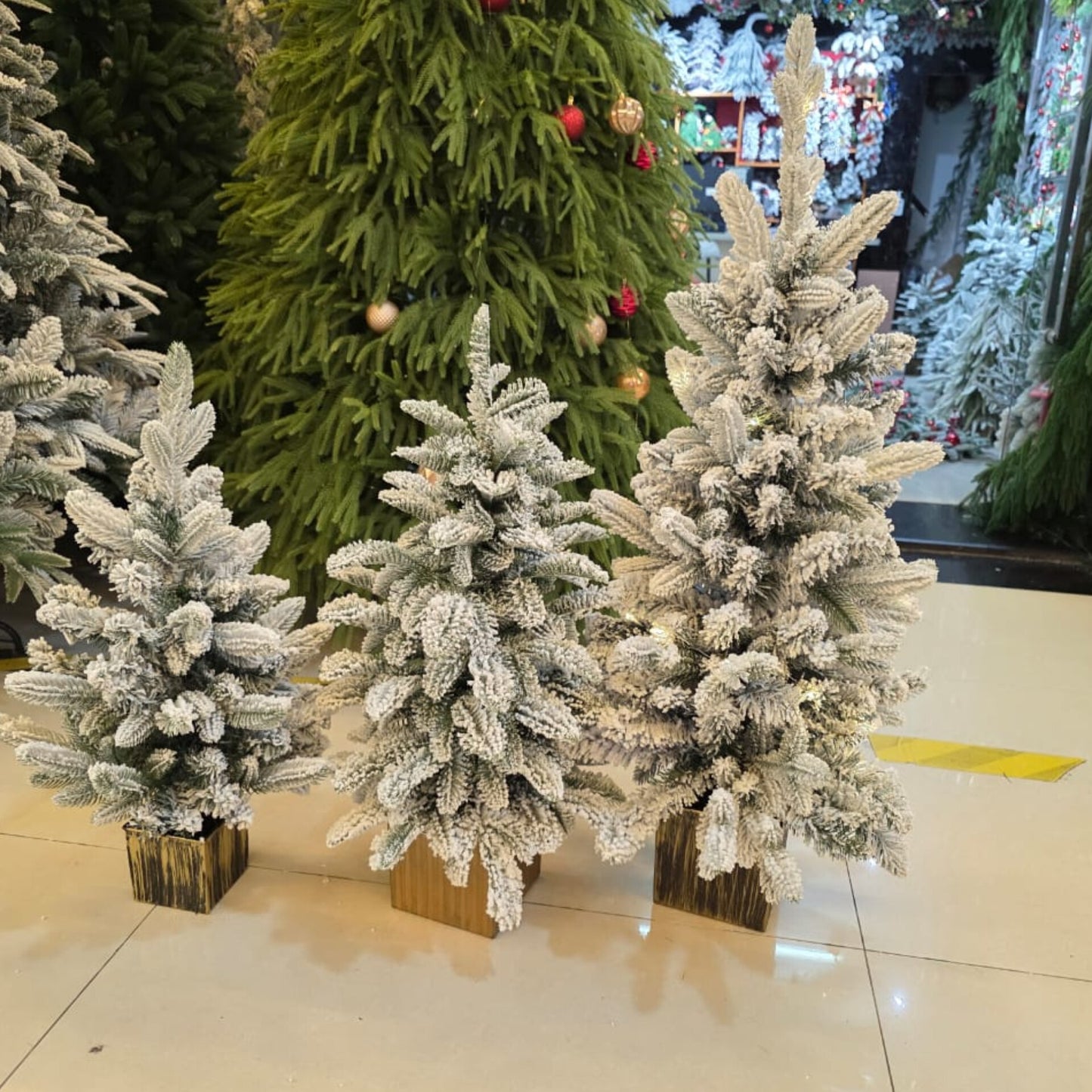 3 Pcs Pre-Lit Flocked Mini Christmas Trees with Wood Bases