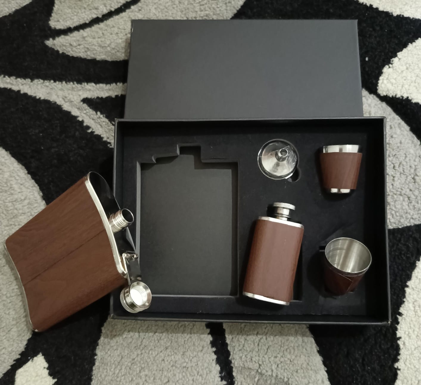 Brown Leather Covered Whiskey Flask Gift Set