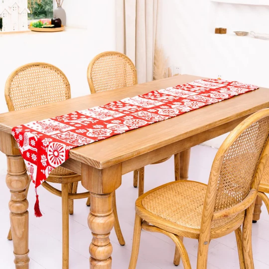 Christmas Knitted  Tablecloth Runner